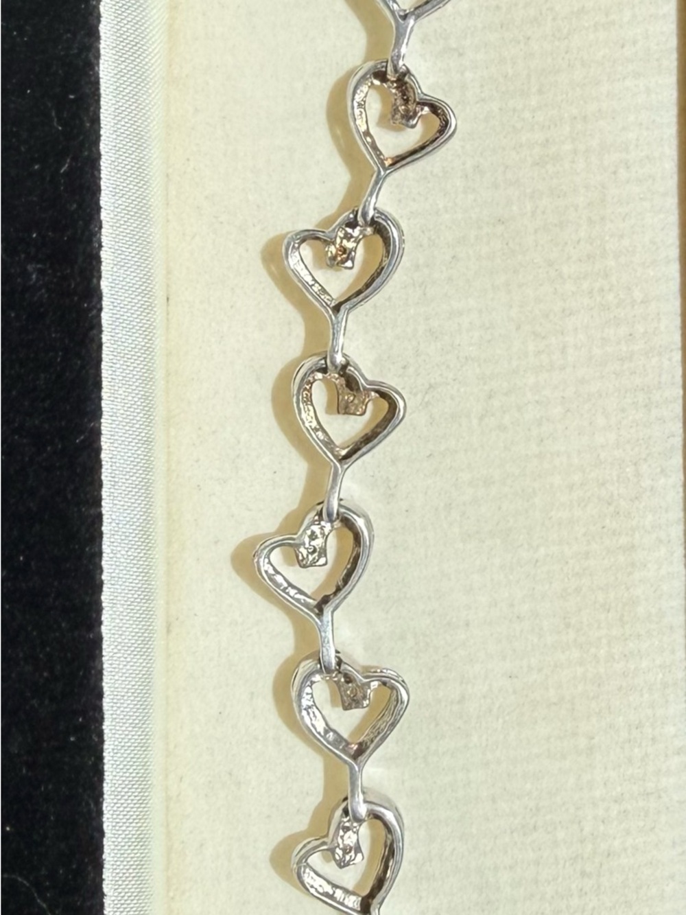 Diamond Heart Link Bracelet - Women Jewelry - Picture 4 of 6